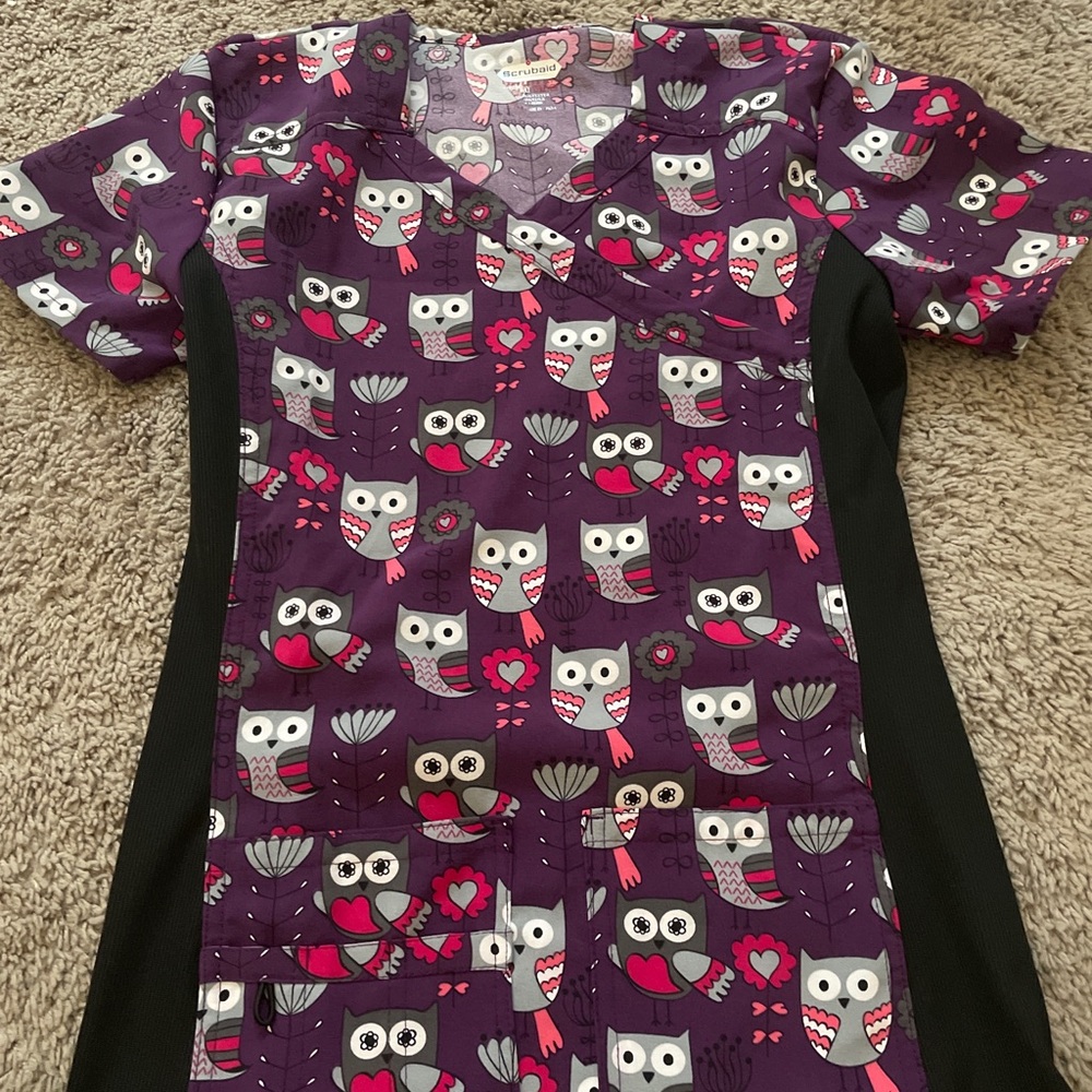 Owl scrub top